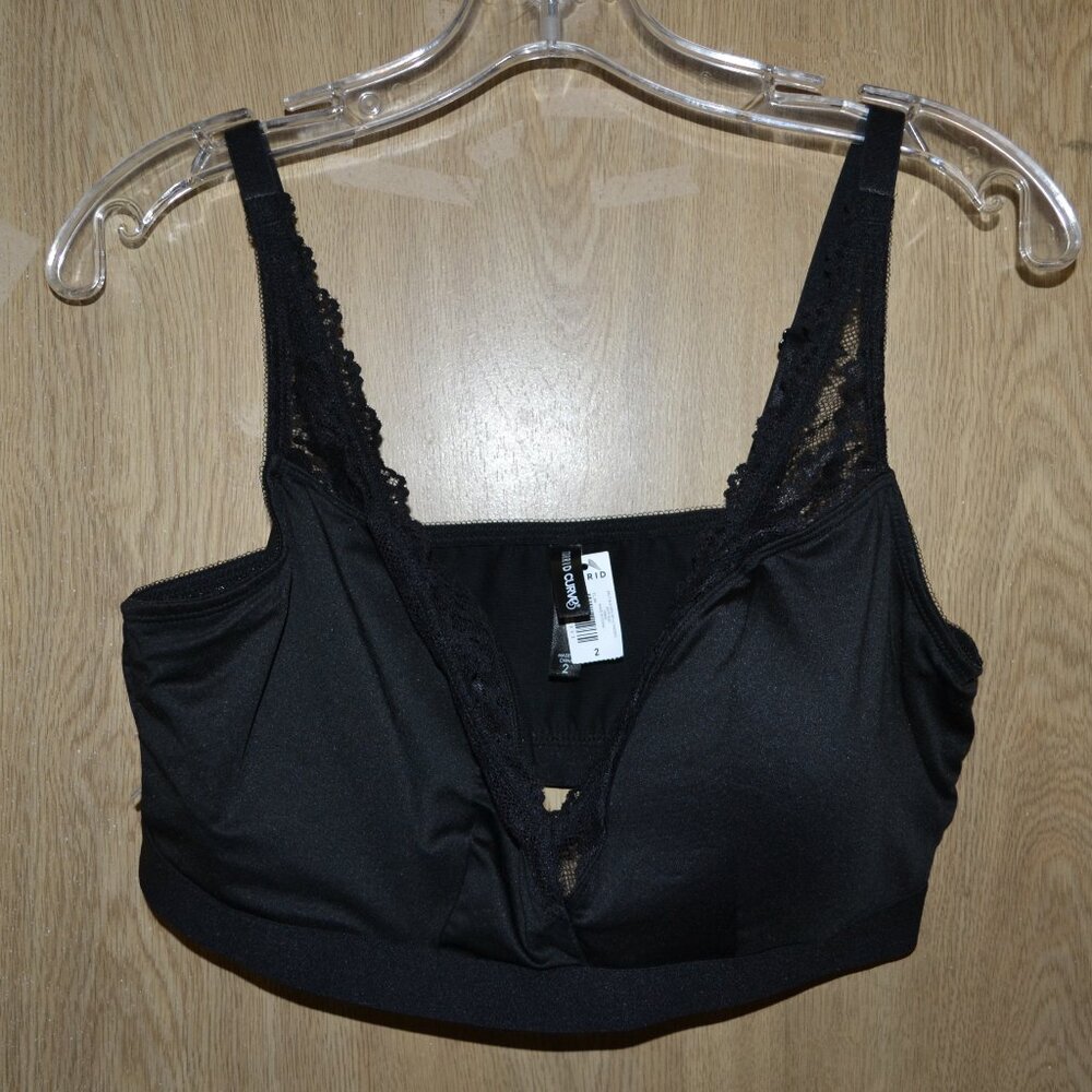 NWT Torrid Curve Lightly Lined Smooth Lace Trim Bralette